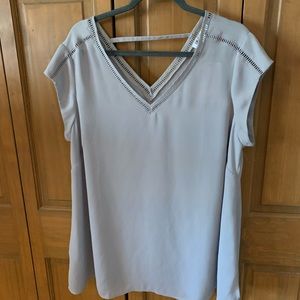 ⭐️NWT⭐️ DR2 Grey Blouse